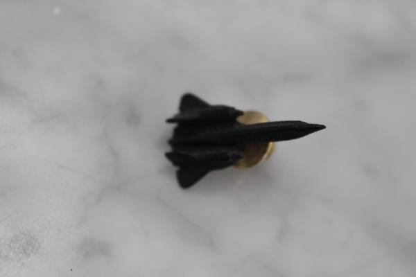 SR 71 Blackbird jet bomber airplane plane lapel jacket tie pin 1