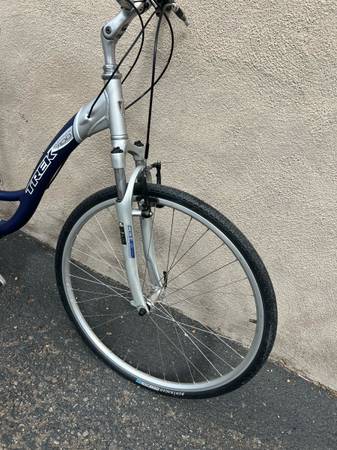Women’s Trek Multitrack 7100 Aluminum Bicycle - $200 (Escondido)63442679790849123