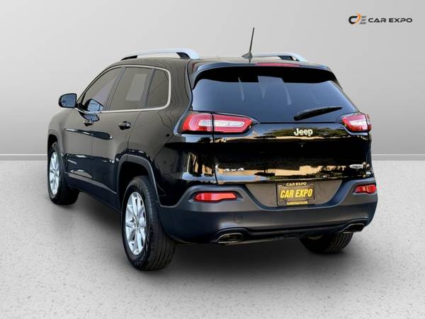2017 Jeep Cherokee Latitude Sport Utility 4D suv Diamond Black Crystal - $9,998 (CALL 510-455-2586 FOR AVAILABILITY)63654697885571124