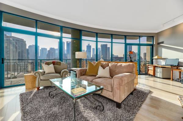 $3,062 / 2br - 1310ft2 - full size whirlpool tub 2 br -2 ba in-unit laundry (Chicago)63771219268353123