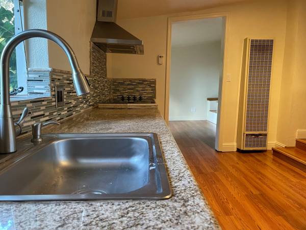 $2,575 / 1br - 500ft2 - Live below the Redwoods! - Los Gatos Mountains area (los gatos) (los gatos)64000588629635123
