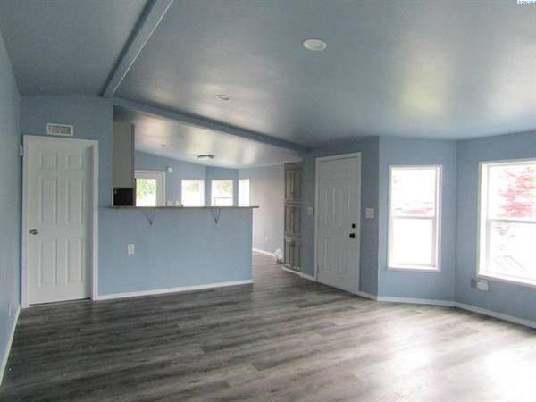 $328,000 / 3br - 1248ft2 - Casa lista para mudarse en un gran lote esquinero (Pasco)63662891619841122