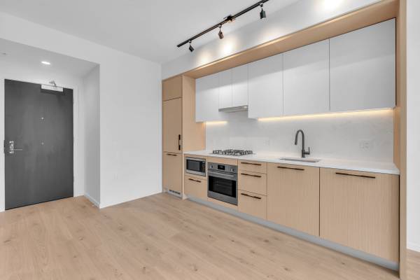 Brand New Penthouse-Level 1 Bed + Den with A/C & Unobstructed Views ...