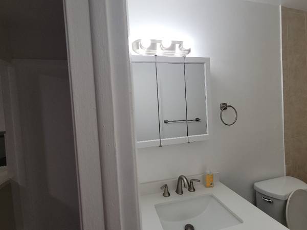 $1900.00 / 2br - 650ft2 - 3701 NW 20th Ct, Apt. A, 2 bedroom 1 bath, all tile, in NW Miami64051002386434124