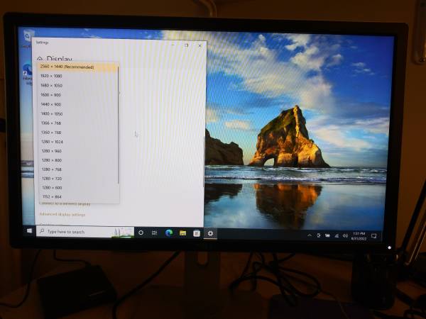 Dell 27” Monitor, Model P2714HC 1