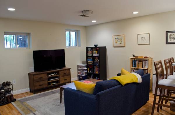 $2,000 / 1br - ***BRIGHT MODERN RENOVATED ENGLISH BASEMENT APT *** (Washington)64040027710465123