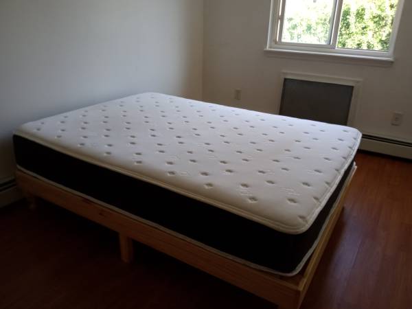 Amazingly Comfortable!! Full size 10" Mattress, Foam Material! 1
