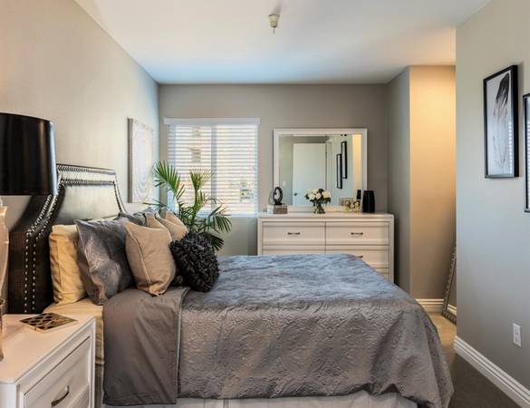 $2,495 / 1br - 1ST MONTH FREE with MOVE-IN - Ultra-fast Internet + Modern 1B (Hillcrest)63663786059395122