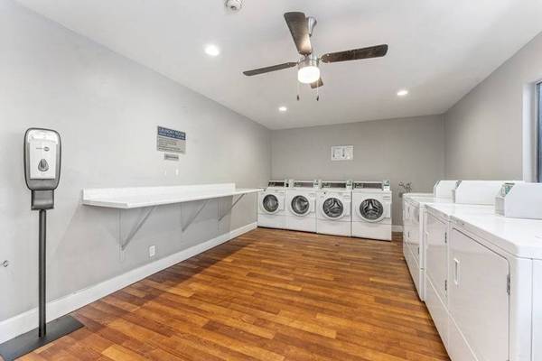 $2,075 / 2br - 850ft2 - 2 Br- ONE MONTH FREE WITH A 12-15 MONTH LEASE TERM- NEWLY RENOVATED63998600955906123