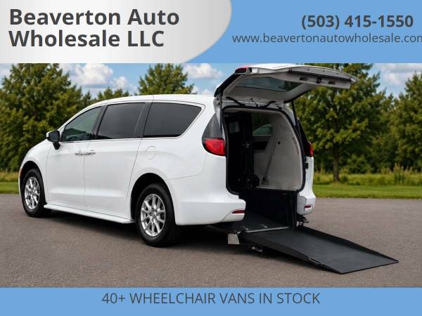 2017 Chrysler Pacifica Touring - WHEELCHAIR VAN / 54K MILES / 38" WIDE 1