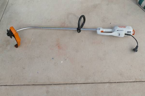 Stihl FSE-60 Weed Eater 1