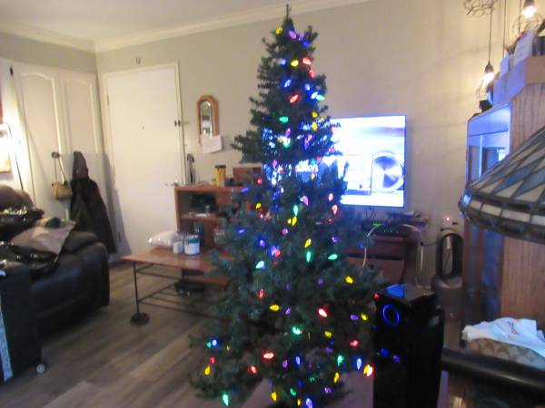 PRELITE CHRISTMAS TREE 1