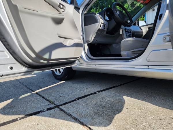 2011 Toyota Corolla LE - $4,500 (East Indy)63621981781249124