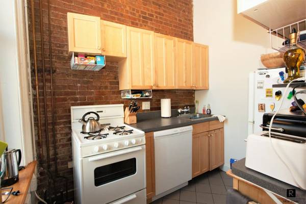 Spacious Sunny Pet Friendly 1 BEDROOM+2HOME OFFICES in Prospect Height 1