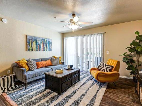 $1,199 / 1br - 779ft2 - Pet Friendly, Microwave, Detached Garages Available (Avondale)64024999110401120