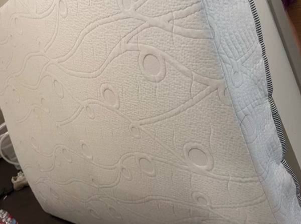 Hybrid Medium Firm Mattress -Queen Size 1