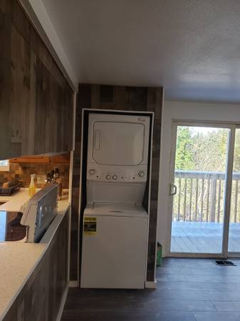$875 / 1br - Furnished Bed Privat Bath and Kitchen- Huge bedroom, Safe Neighborhood (KENT)63884778696067123