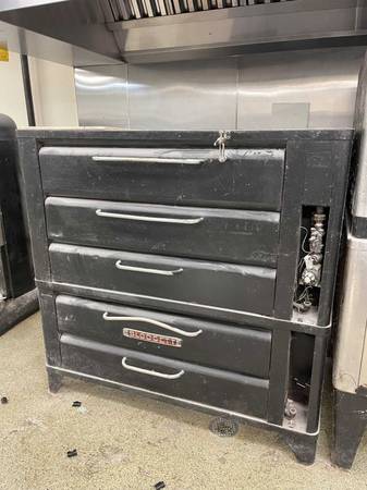 Blodgett 981 Double Deck Pizza Oven 1