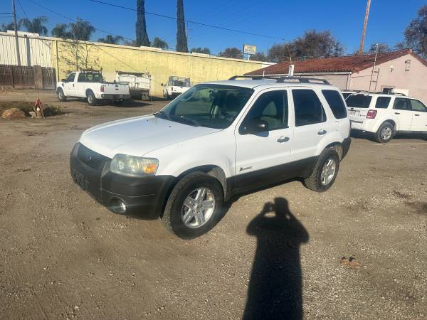 2007 Ford Escape Hybrid 4x4 (Tracción en las Cuatro Ruedas) - $3,900 (Lodi)63619211684355120