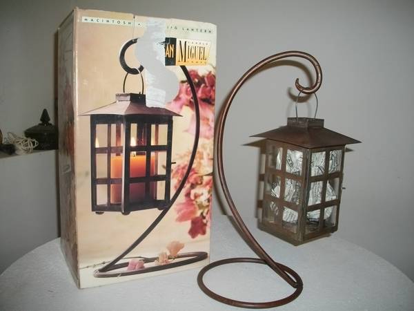 HANGING LANTERN 1