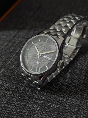 Mido Automatic Chronometer 40mm Watch - like new with warranty 1