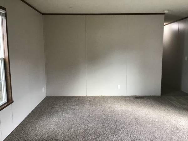$1,099 / 3br - 1056ft2 - Brookside Manor-Apply Today! (Goshen)63935708908674123