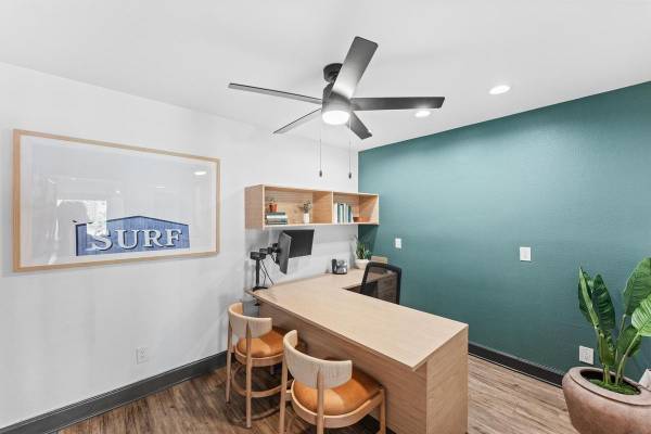 $2,655 / 2br - 900ft2 - Wood-Style Flooring, In home W/D, Stainless Appliances (Escondido)63933116154115124