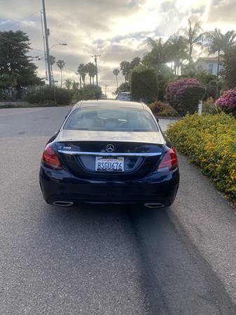 2020 Mercedes C300 Sedan - Un solo propietario, pocos kilómetros, totalmente revisado - $26,750 (Cardiff by the Sea)63618407910913124