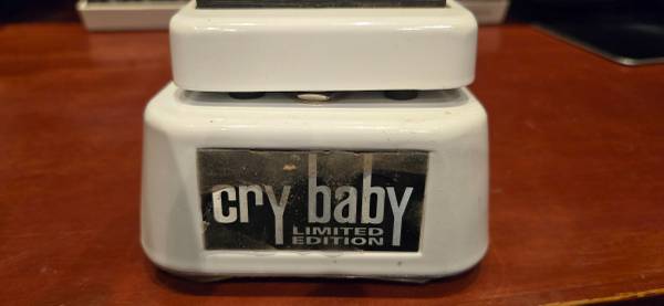 Crybaby Black and White Limited Edition GCB-95 - musical