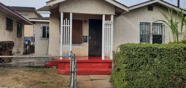 Studio unit in duplex with front yard, near Manchester, $1,295 1