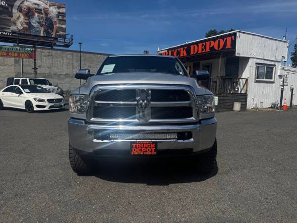 2018 RAM 3500 SLT 4dr - Photo 2