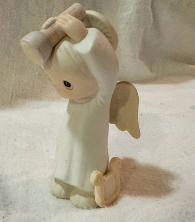 Porcelain Figurine ‘The Heavenly Light’ by Jonathan & David, E-5637, 1981 1