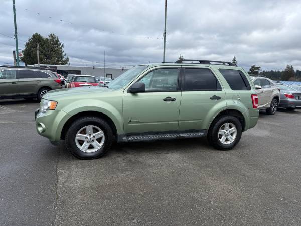 2009 Ford Escape Hybrid ~ Carfax limpio, sin problemas - $5,499 (23029 Hwy 99, Edmonds, WA)63438378230915122
