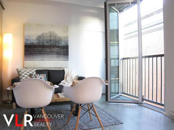 Furnished Sub-Penthouse 1 Bed + 1 Bath Loft @ The Flats| Nov 1st 1
