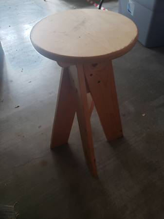 plant stand/foot stool 1
