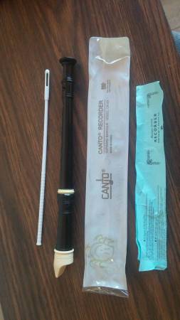 flute or recorder with case and cleaning rod Barely use 1
