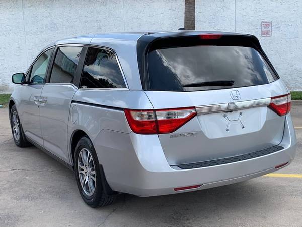 2011 HONDA ODYSSEY EXL ONE OWNER NO ACCIDENT CLEAN TITLE - $9,250 (Houston)63617086781315123