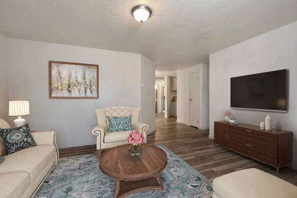 $2,125 / 2br - 1120ft2 - 2BD 2BA, Public Transportation, Package Receiving (2709 Lincoln Way, Lynnwood, WA)63814711817091121