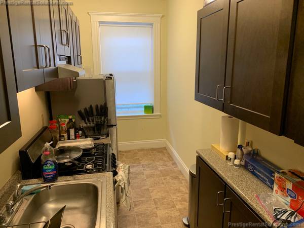 $1,995 Estudio moderno excelente - SIN COMISIÓN - Calefacción / Agua caliente incluidos - Lavandería - Cerca del tren - Se aceptan gatos (Allston)63996404921986122