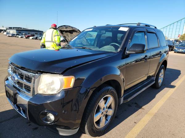 2010 Ford Escape Limited 4x4 3.0 V6 leather P-roof CLEAN financing ! 1