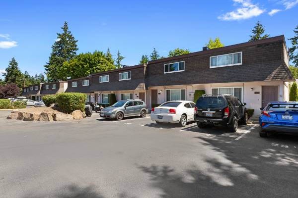 $2,995 / 2br - 1054ft2 - 2 habitaciones | 1.5 baños | ¡Excelente ubicación y excelente precio! (Edmonds)63862288892289121