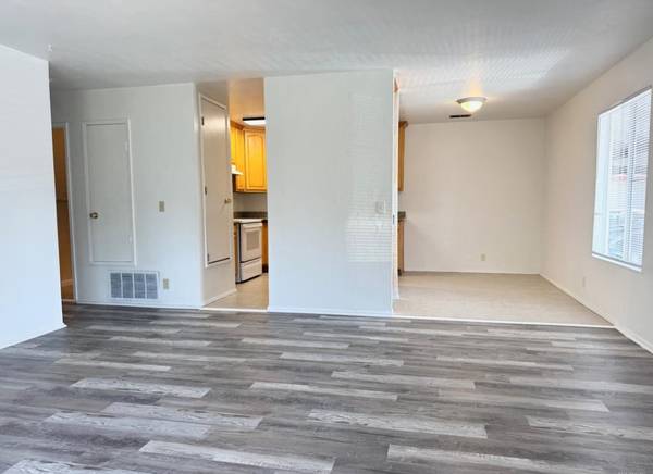 $1,800 / 2br - 880ft2 - CONVENIENT WELL MAINTAINED TWO-BEDROOM 1BATH HOME (Villa Cir, Fairfield)64030485795586122