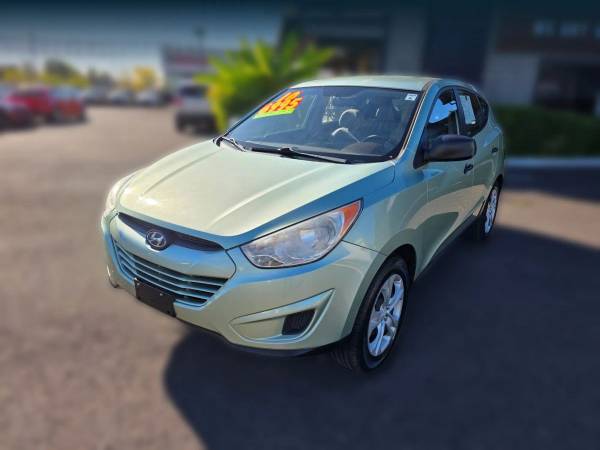2010 Hyundai Tucson - Financing Available! Carfax, come see us today.. 1