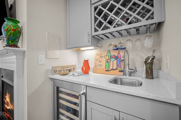 $1 / 2500ft2 - Golf-to-Lagoon Views; Four-Seasons Sunroom; Wine Bar & Gas Firepit (Sun City)64141597545346123