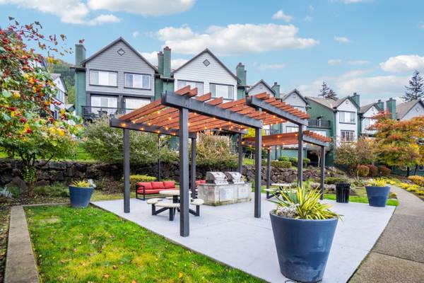 $3,263 / 3br - 1534ft2 - 👀Come See For 8 Weeks Free!👀Beautifully Renovated, Spacious Townhome (1525 Rock Creek Ridge, North Bend, WA)64031309131523122