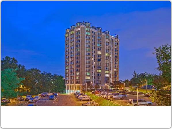 $2,665 / 3br - 1390ft2 - Up above the world so high! Live the high-rise life! 3 bed / 2 bath. (Alexandria)64040026467458121