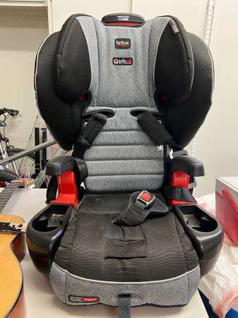 Britax Frontier ClickTight Harness-2-Booster Car Seat 1