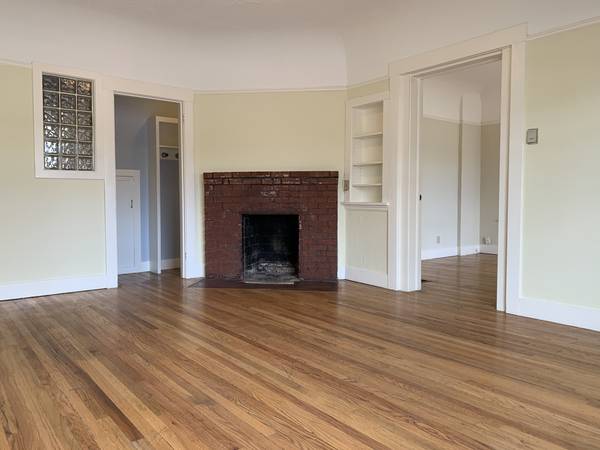 $2,700 / 3br - 1271ft2 - Big Beautiful Buckman duplex unit (Buckman)63914855429890122