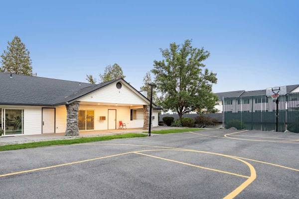 Close to Shopping, Newly Remodeled, Online Payments Available 1