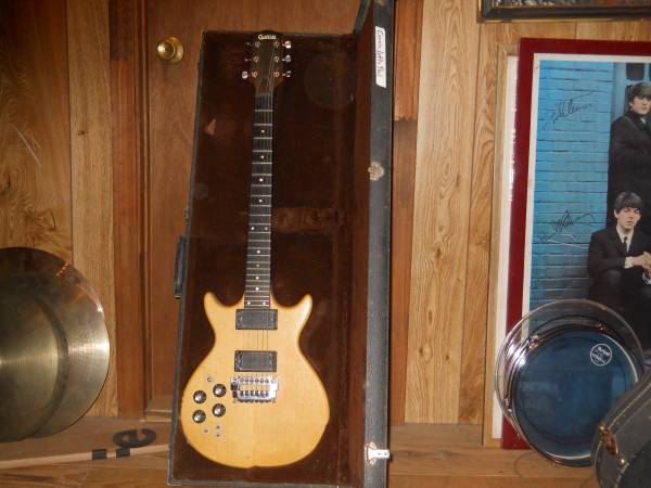 Carvin left hand guitar 1